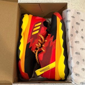 BRAND NEW PIXAR, Mr. Incredible, Adidas, basketball sneaker